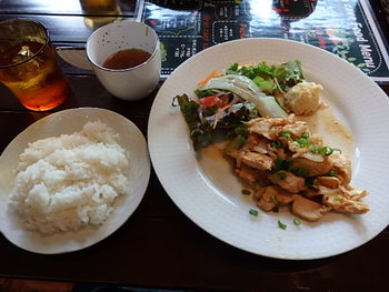 丹波地鶏の生姜焼き＆ボリューム満点フライ定食⭐️ランパス神戸第４弾！