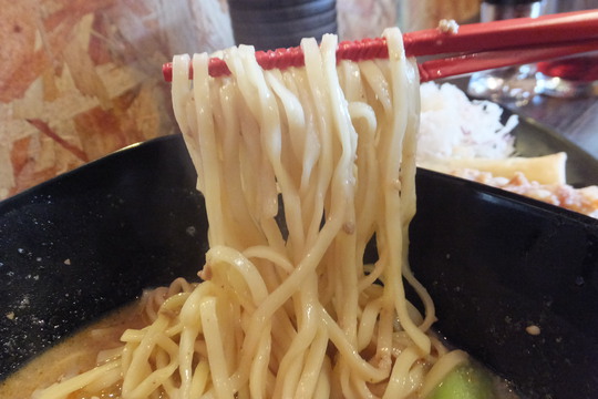 池田・石橋　「Mangan（マンガン）」　マイルドな担々麺が美味しい中華バル！