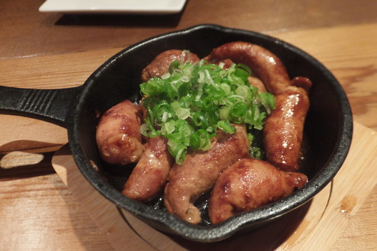 梅田・堂山　「肉GA.RAGE（ニクガレージ）」　薫製肉バルの料理が香ばしくて旨い！