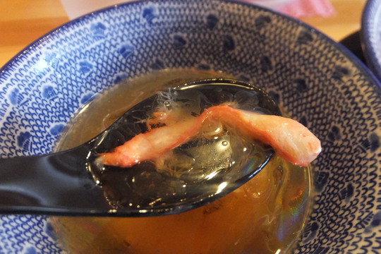 豊中・蛍池　「吉岡マグロ節センター」　カニの旨味が半端ないズワイ蟹の冷しつけ麺！