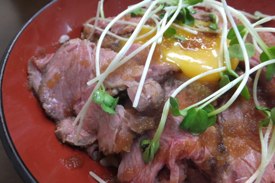 日本橋・黒門市場　「招福庵」　定食屋で頂ける絶品のローストビーフ丼！