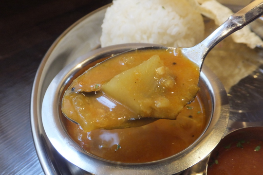 都島　「ナンタラ」　南インド料理のミールスが楽しめます！　