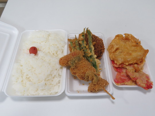 神戸・住吉　「フライショップ　ビザン」　お好みの天ぷらやフライを弁当にしてテイクアウト出来ます！