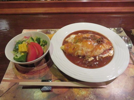 神戸・住吉　「欧風料理　シェ・ヤマト（yamato）」　まろやかなソースに丁寧に料理された上質のオムライス！