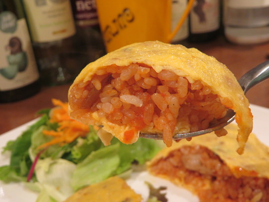 神戸・住吉　「エッグスタンド（eggstand）」　ランチの日替わりベーコンとトマトソースオムライス！
