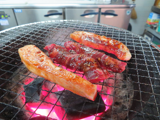 西成・鶴見橋商店街　「萩之茶屋鶴一　なにわ筋店」　大人気の焼肉店でホルモンチャージしてきました！