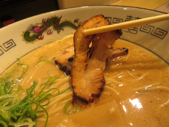 京橋　「中華そば　丸京」　ライト豚骨醤油で食べやすい丸京の中華そば！