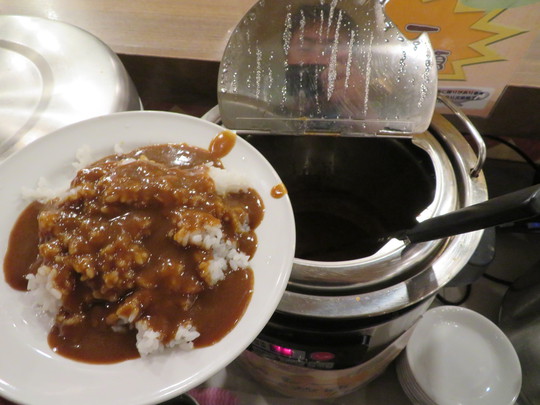 淀屋橋　「肉バル　ZUN」　ご飯・カレー・スープが食べ放題のランチがお得な肉バル！