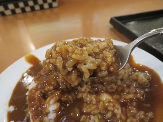 淀屋橋　「肉バル　ZUN」　ご飯・カレー・スープが食べ放題のランチがお得な肉バル！