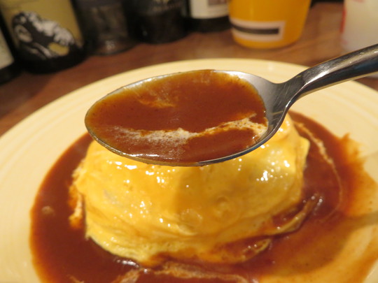 神戸・住吉　「エッグスタンド（eggstand）」　濃厚な味わいでコク深いデミグラスソースオムライス！