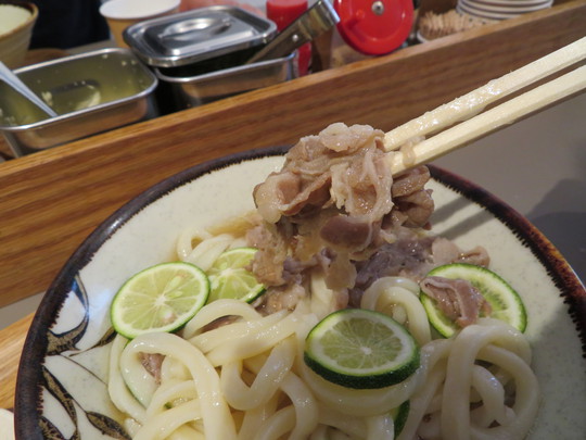 本町・久太郎町　「Udon Kyutaro」　季節限定さっぱり美味しい肉すだちうどん！