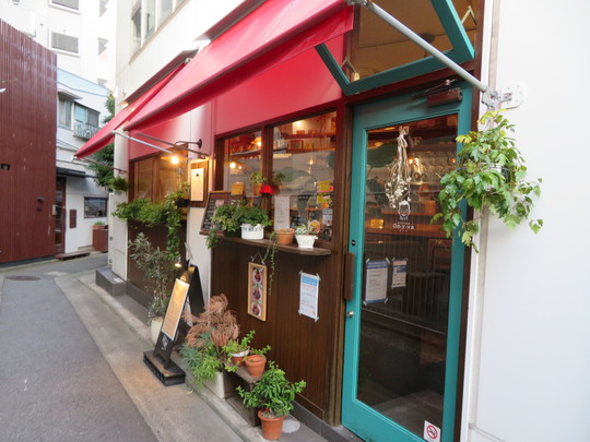 神戸・元町　「ビストロ　オニバ（BISTRO On-y-Va）」　夜でも頂けるやわらかくてお値打ちの名物ビフカツ定食！