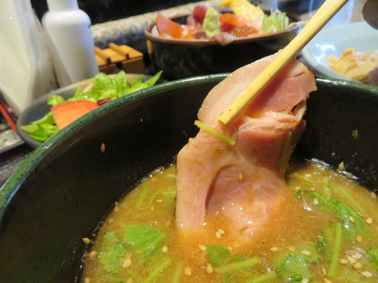 京都・園部　「割鮮　うを亀」　魚介がガツンとくる濃厚魚介つけ麺と盛り沢山のスペシャルな海鮮丼！
