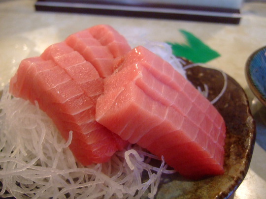 堺・魚市場　「大吉」　早朝の市場で頂く揚げたて熱々の天ぷら！
