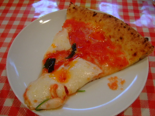桃谷　「ポモドーロ フレスカ」　イタリアの釜のピッツァが旨い