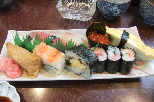 吹田・江坂　「あびる寿司」　ランチは超お得なにぎり寿司セット