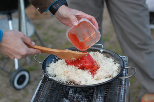 q芸人 たけだバーベキューが焼く qパエリアの作り方