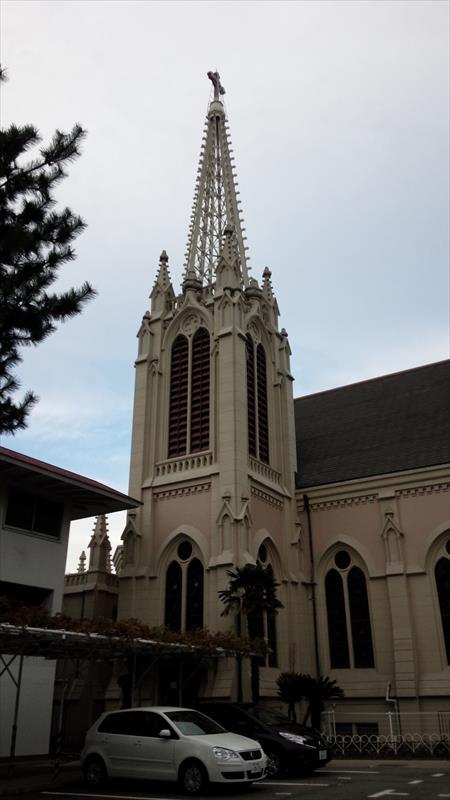 通りがかりのカトリック夙川教会。