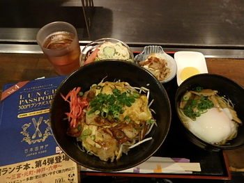 特製豚バラ丼とカルビ丼⭐️ランパス神戸第４弾！