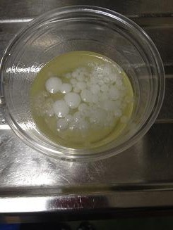 重曹とお酢（クエン酸）の反応、汚れが落ちる仕組みの実験しました(^^)