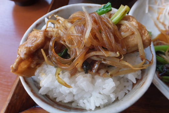吹田・江坂　「奏（kanade）」　豚肉と小松菜のみそ炒めが旨い！