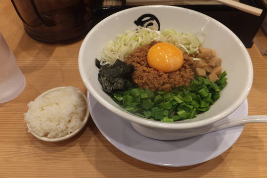 新大阪　「麺や　マルショウ」　新規オープンした新なにわ大食堂で頂く台湾塩まぜそば！