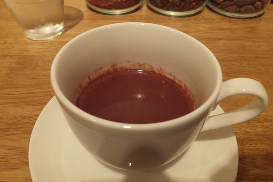 梅田　「チョコレート研究所」　カカオにこだわったチョコレート専門カフェ！