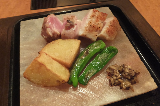 中崎町　「徳川別邸」　朝引き近江軍鶏の博多風水炊きが絶品！