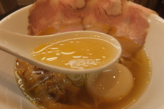 東淀川・淡路　「世界が麺で満ちる時」　ピリ辛で旨さが引き締まったオレンジファントム！