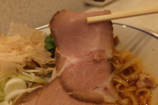 吹田・江坂　「らーめん鱗」　ピリ辛でクセになりそうな辛和え麺！