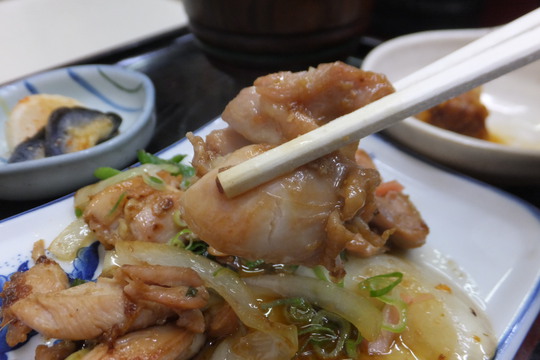 豊中・蛍池　「中華料理　ます」　味わい深いとり肉のスタミナ焼定食！