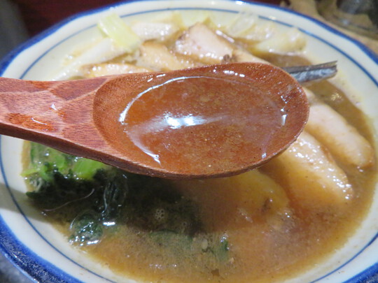 福島・福島　「烈志笑魚油　麺香房　三く」　煮干しがガツンと効いた肉かけが旨い！