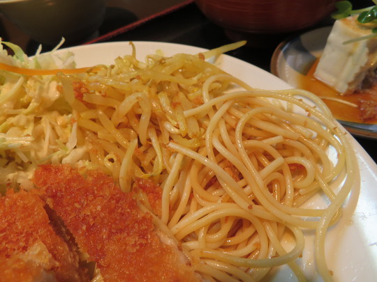 池田・姫室町　「お食事の店　みはる」　ボリューム満点の定食が揃った人気のお食事処！