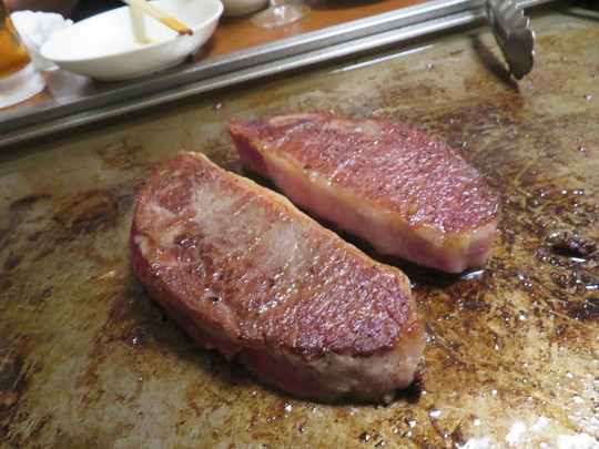 神戸・西元町　「肉のオカダ」　小野ちゃん会のラストを飾る美味しい黒毛和牛を頂きました！