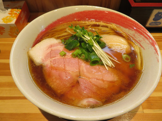 池田・石橋　「麺や　凜」　デカいレアチャーシューが特筆すべきの鶏ガラ魚介のスッキリした醤油らーめん！