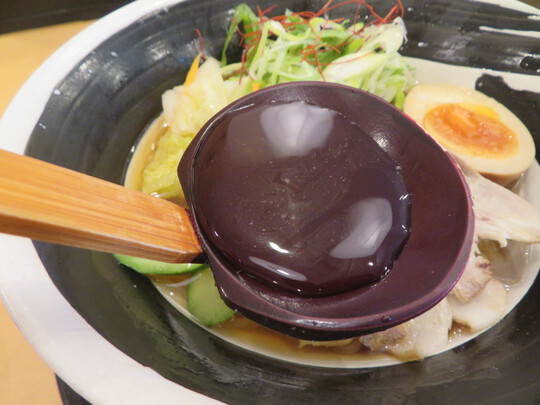 神戸・住吉　「九州ラー麺　加虎（かとら）」　暑い夏にはピッタリのキリッと冷えた牛骨冷麺！
