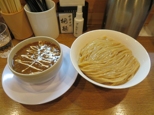 淀川・十三　「中華そば　桐麺」　旨味が爆発！限定のビーフシチューなつけ麺！