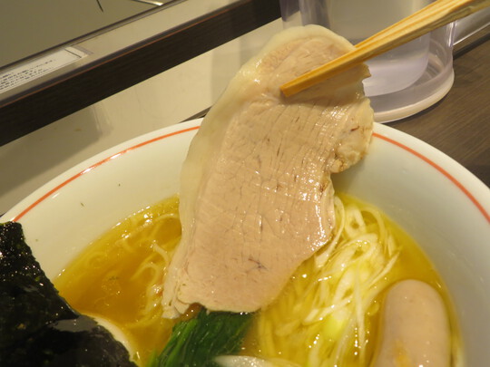 神戸・住吉　「豚一頭清湯麺（J.B.GAIA）」　豚骨に煮干しのスープがまろやかで旨い！