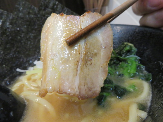 四ツ橋・アメリカ村　「アメ村家」　クセになる横浜家系ラーメンの低加水中太麺！