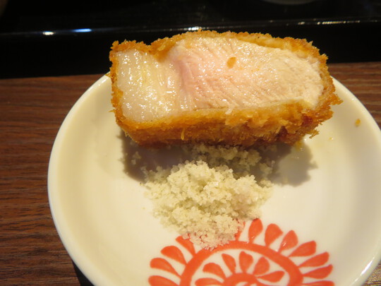 本町・瓦町　「とんかつ　井戸枩（いどまつ）」　千葉県産の林ＳＰＦ豚のロースカツ定食を頂きました！