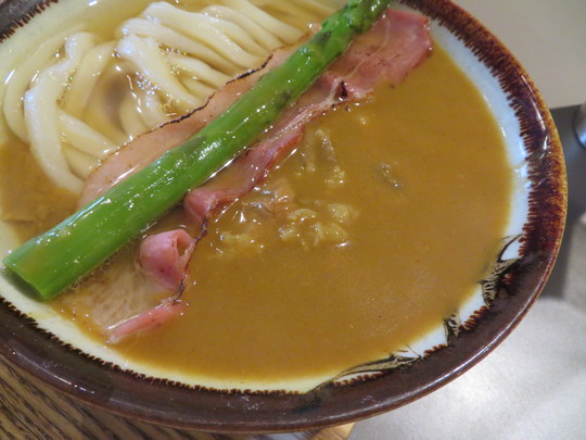 本町・久太郎町　「Udon Kyutaro」　讃州の牛すじトロトロのカレー出汁とコラボしたアニキのカレーうどん！