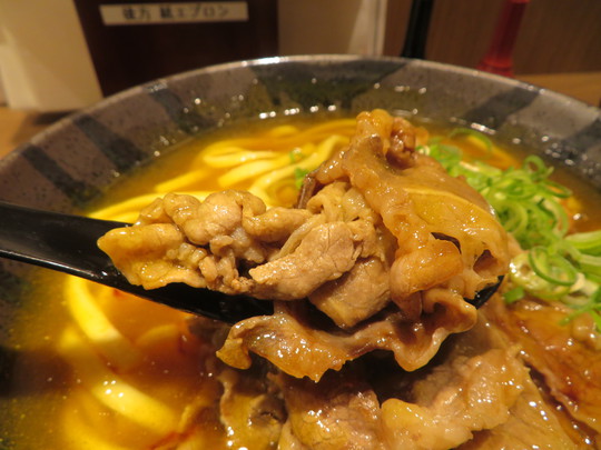 神戸・三宮　「みみこう（味味香）」　いい味付けの牛肉しぐれ煮と厚揚げ豆腐が入った牛しぐれ豆腐カレーうどん！