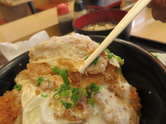 神戸・住吉　「なかよし」　安くてボリューム満点の大人気の定食屋で頂くかつ丼！