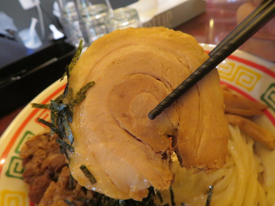 東成・鶴橋　「らぁめん　しゅき」　濃厚で味わい深く旨味たっぷりの牛スジかま玉まぜそば！