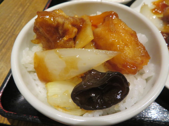 心斎橋・アメリカ村　「とうりえん」　食欲が進む濃厚なタレのすぶた定食！