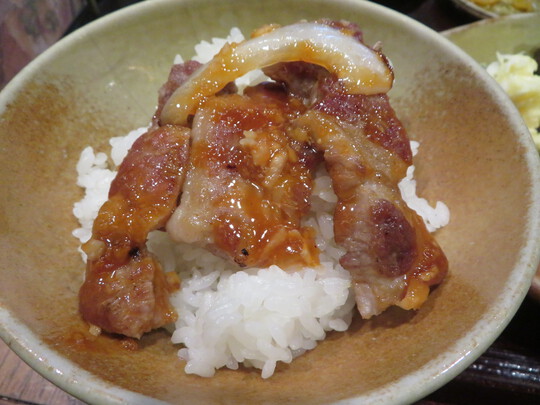 淀川・東三国　「洋食　カーネリアン」　洋食屋の豚のしょうが焼きと季節のカキフライ！