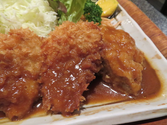 北堀江　「大富士」　大海老フライ、一口とんかつ、ハンバーグのオールスターが食べられるＡ定食！