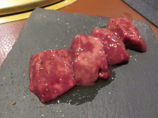 神戸・兵庫　「やきにく　ポッサムチプ」　食欲の秋！肉々しく！をテーマに店長お任せでお願いしました！