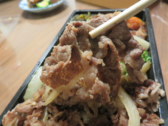 梅田・北新地　「ステーキハウス　听（ポンド）　北新地店」　ステーキハウスの熟成肉の肉まみれ弁当をテイクアウトしました！