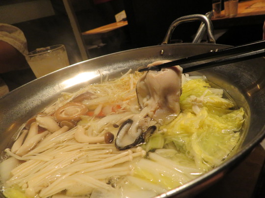 心斎橋　「叶えや」　東北三陸石巻産の４年モノの巨大でジューシーな牡蠣が味わえます！